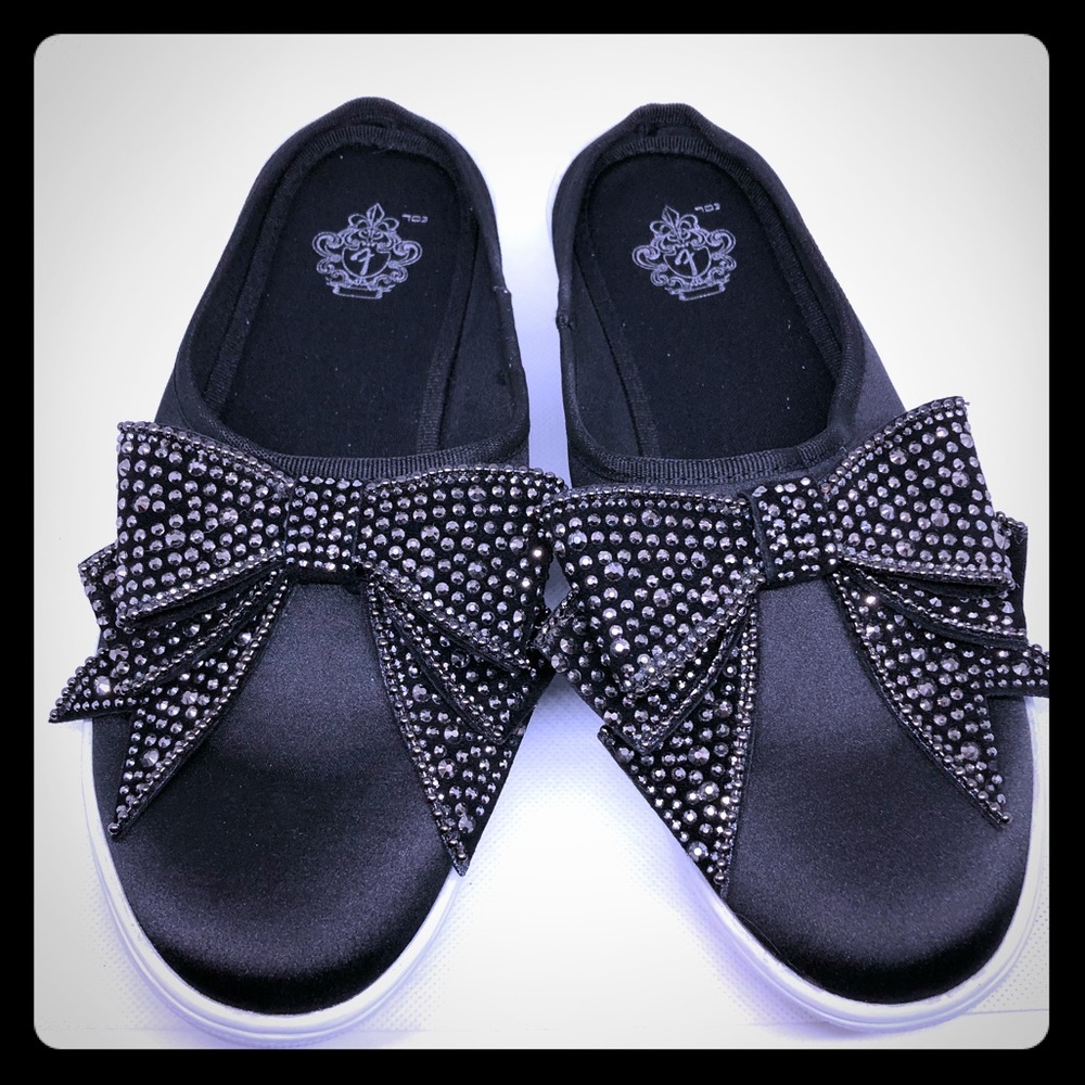 ❤️❤️❤️ Bow-jeweled mules